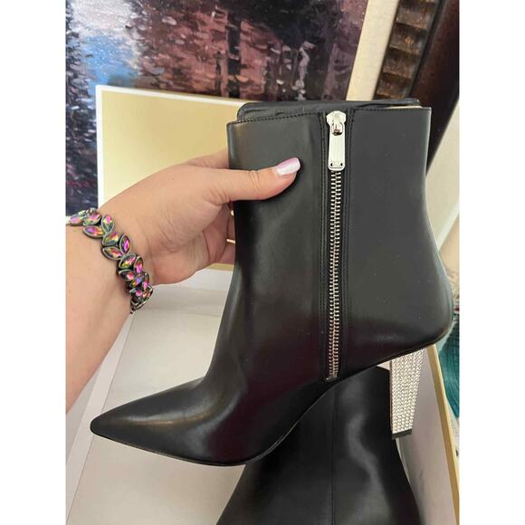 Michael Kors Halle Embellished Black Leather Ankle Boot Women Size 11 New In Box - Picture 2 of 6